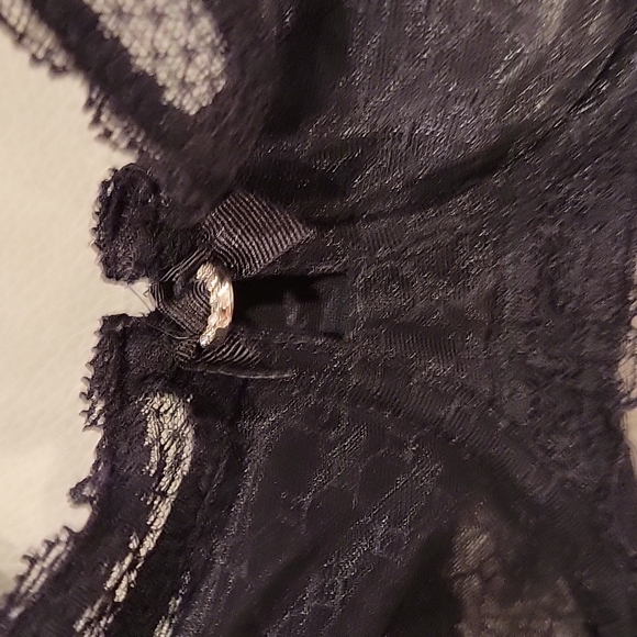Chantelle Underwire Black Lace Bra - Picture 2 of 4